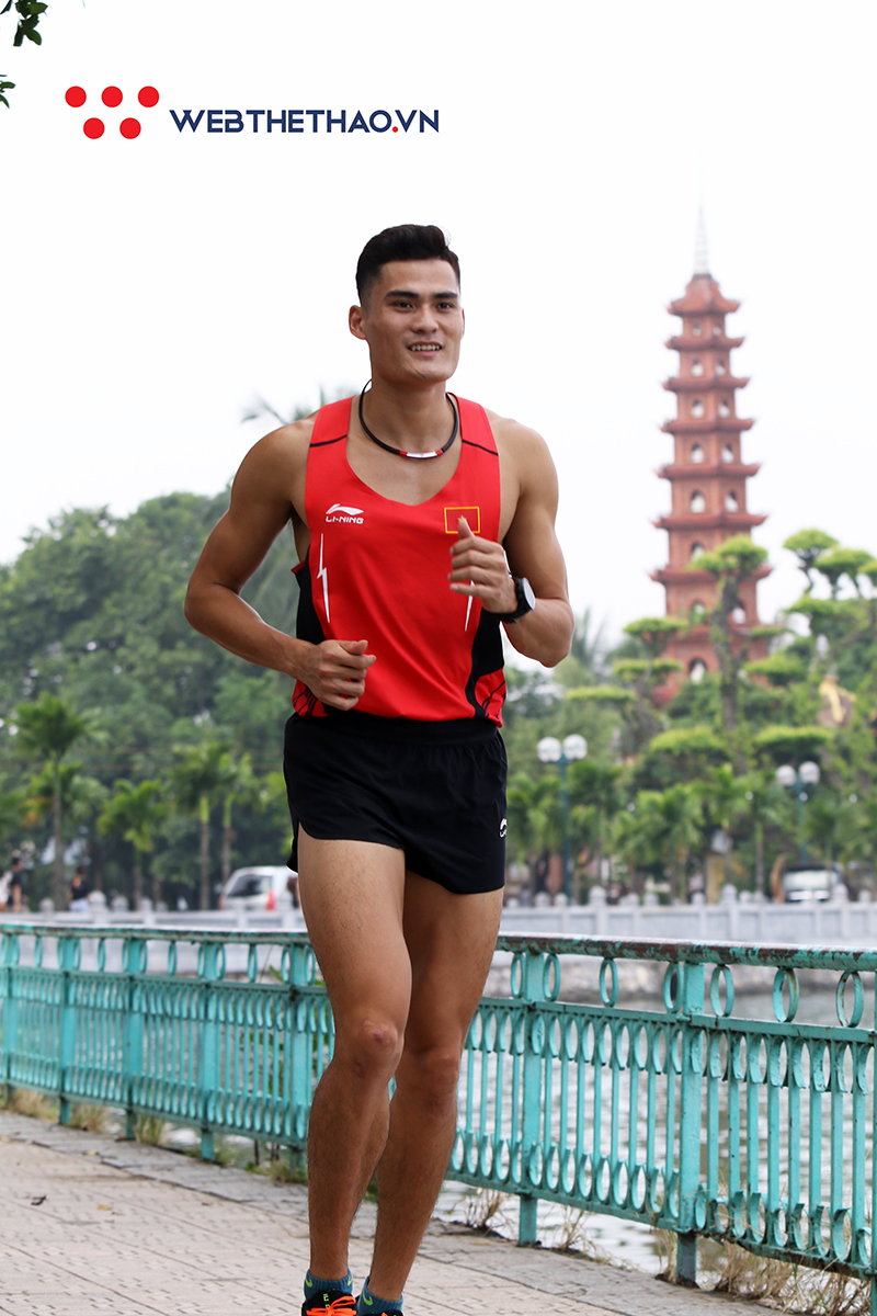 Ngắm cung đường đẹp lạ của VPBank Hanoi Marathon 2019 với soái ca Quách Công Lịch